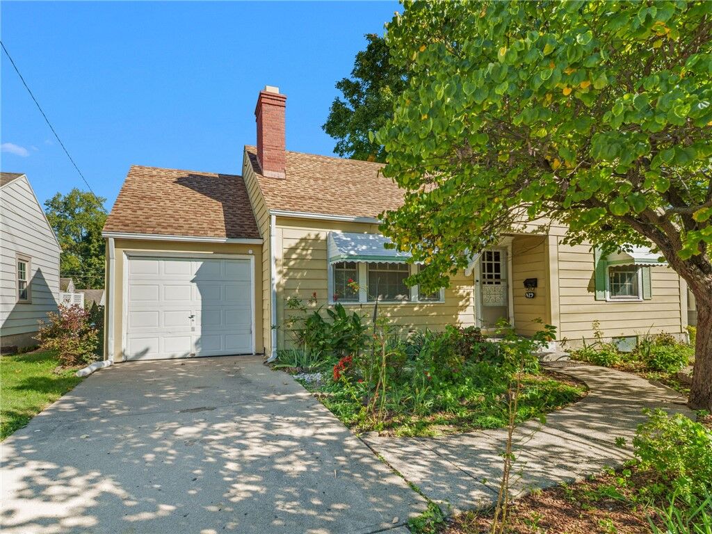Property Photo:  429 E Dorothy Lane  OH 45419 