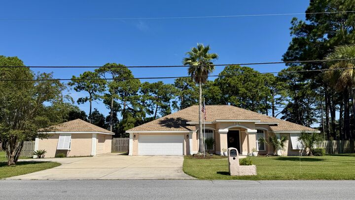 Property Photo:  128 Fairway Boulevard  FL 32407 
