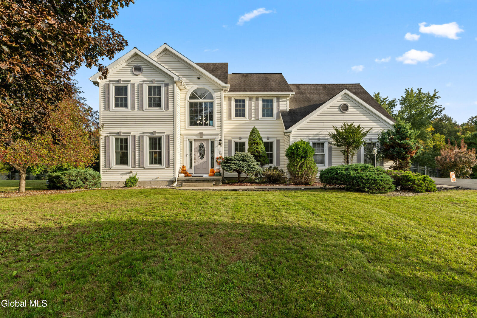 Property Photo: 14 Thrush Terrace NY 12061