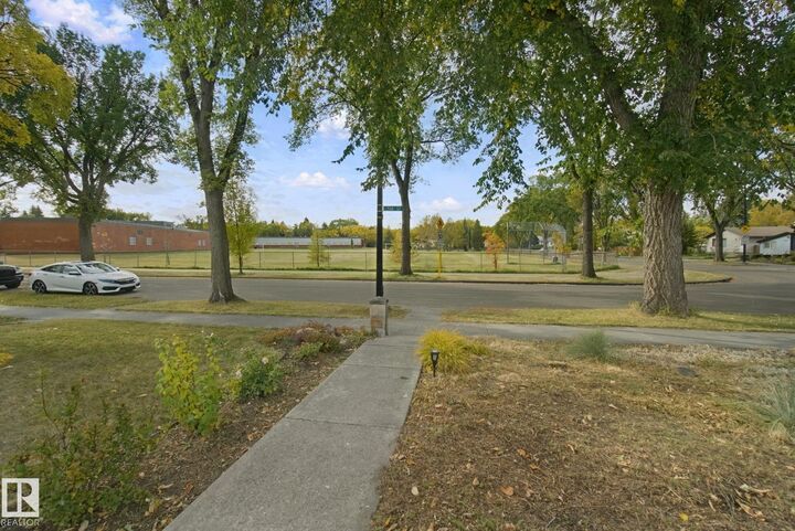 Property Photo:  11639 134 Street NW  AB T5M 1J3 