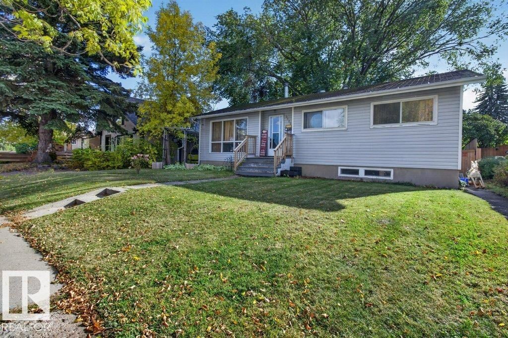 Property Photo:  3829 110 Avenue NW  AB T5W 0H8 