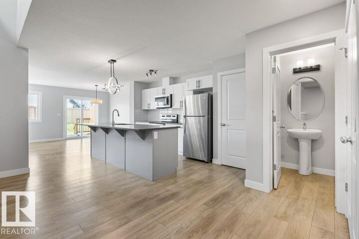 Property Photo:  9355 Pear Link Link SW  AB T6X 2V9 