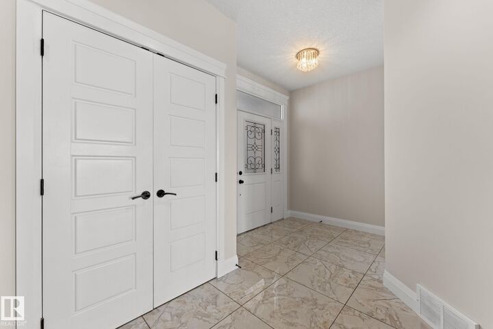 Property Photo:  229 Albany Drive NW  AB T6V 0L4 