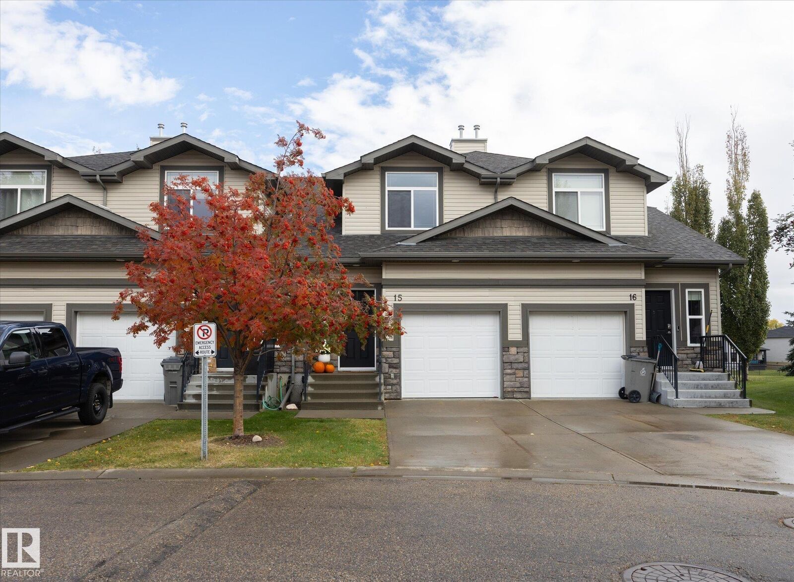 Property Photo:  9511 102 Avenue 15  AB T8R 0C6 