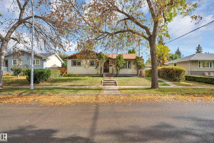 Property Photo:  10415 164 Street NW  AB T5P 3R5 