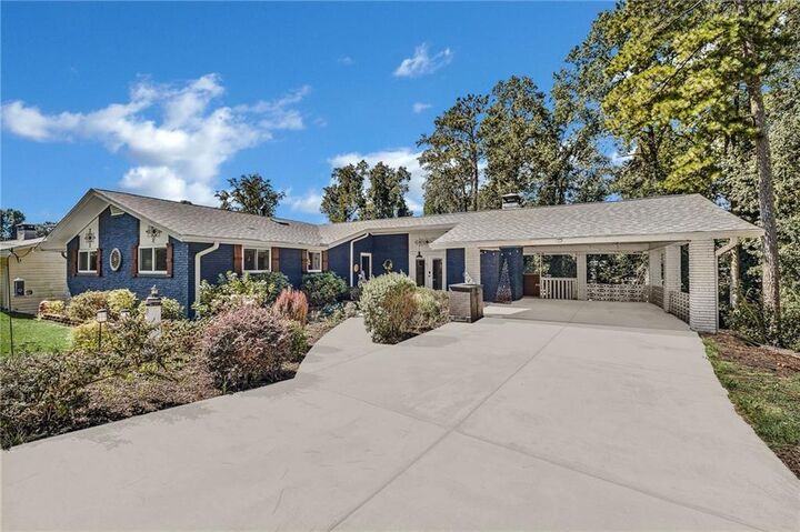 Property Photo: 3515 Parkview Drive GA 30337