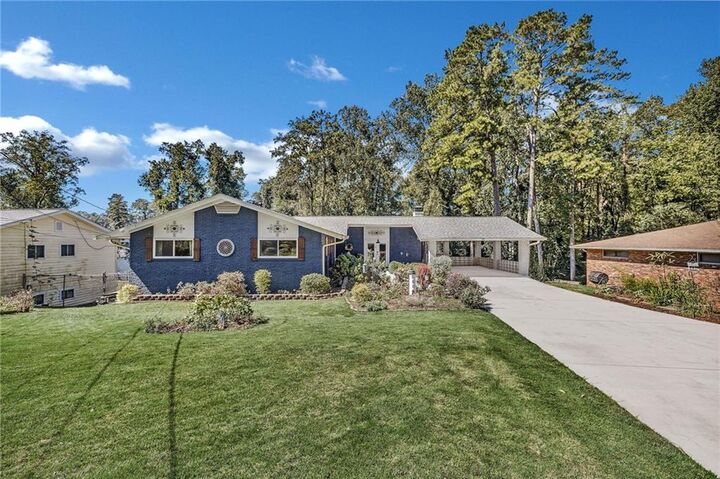 Property Photo: 3515 Parkview Drive GA 30337