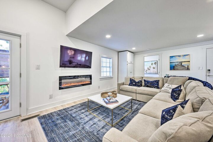 Property Photo: 206 E Weed Street GA 31558