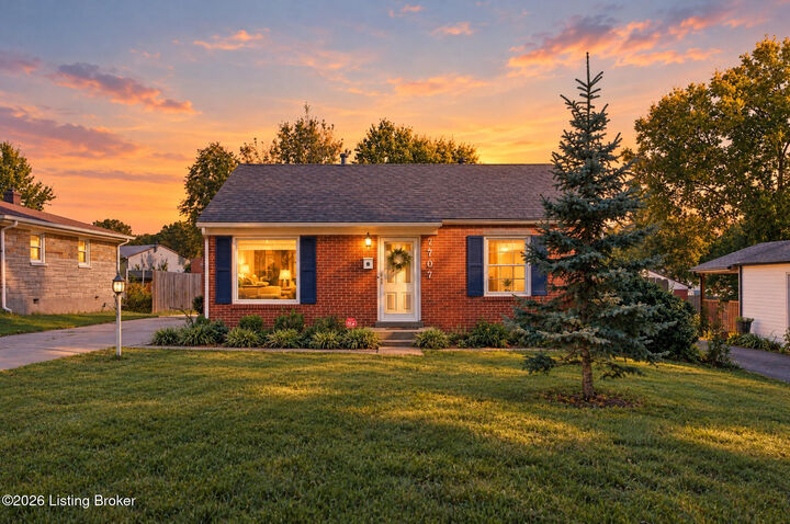 Property Photo:  7707 Dingle Dell Rd  KY 40214 