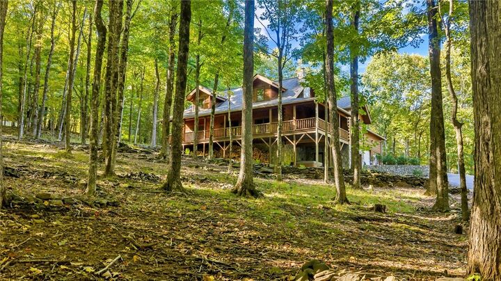 Property Photo:  632 Big Tree Road  NC 28694 