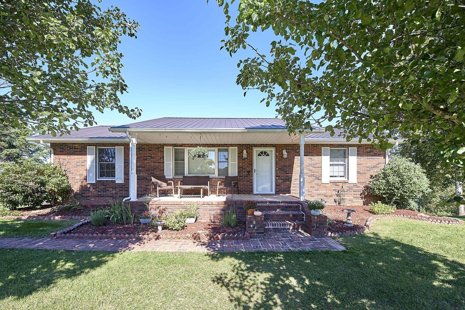 Property Photo:  2599 Cross Creek  WV 25033 
