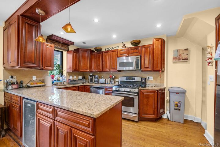 Property Photo:  1830 Narragansett Avenue  NY 10461 