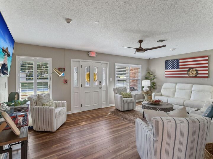 Property Photo:  