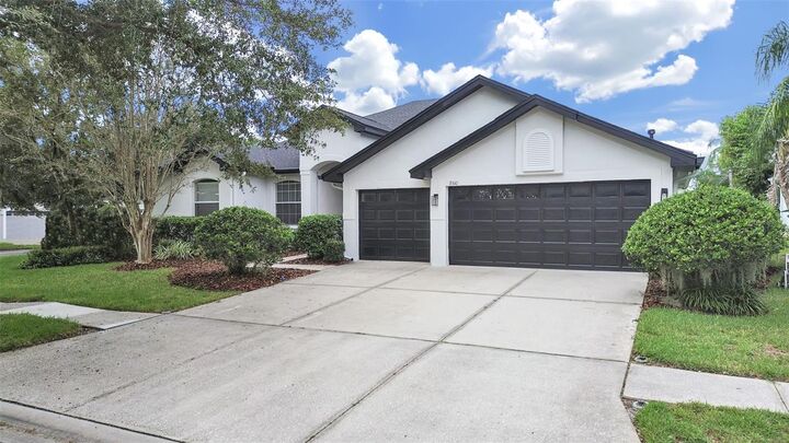 Property Photo:  9310 Mangrove Court  FL 33647 