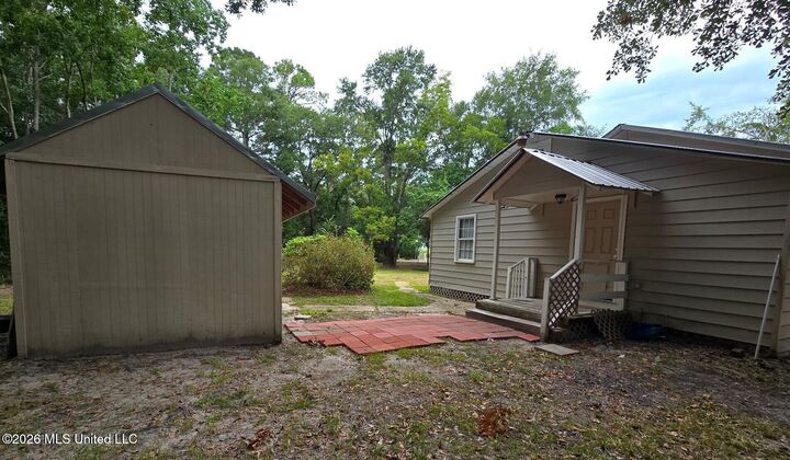 Property Photo:  507 W Magnolia Street  MS 39507 