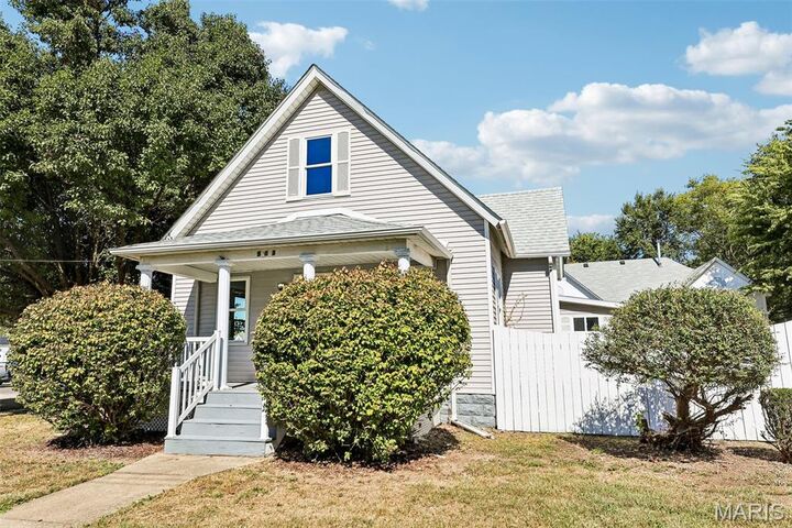 Property Photo:  503 E Ryder Street  IL 62056 