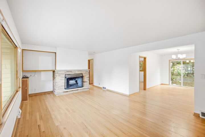 Property Photo:  6627 Franklin Ave  WI 53562 