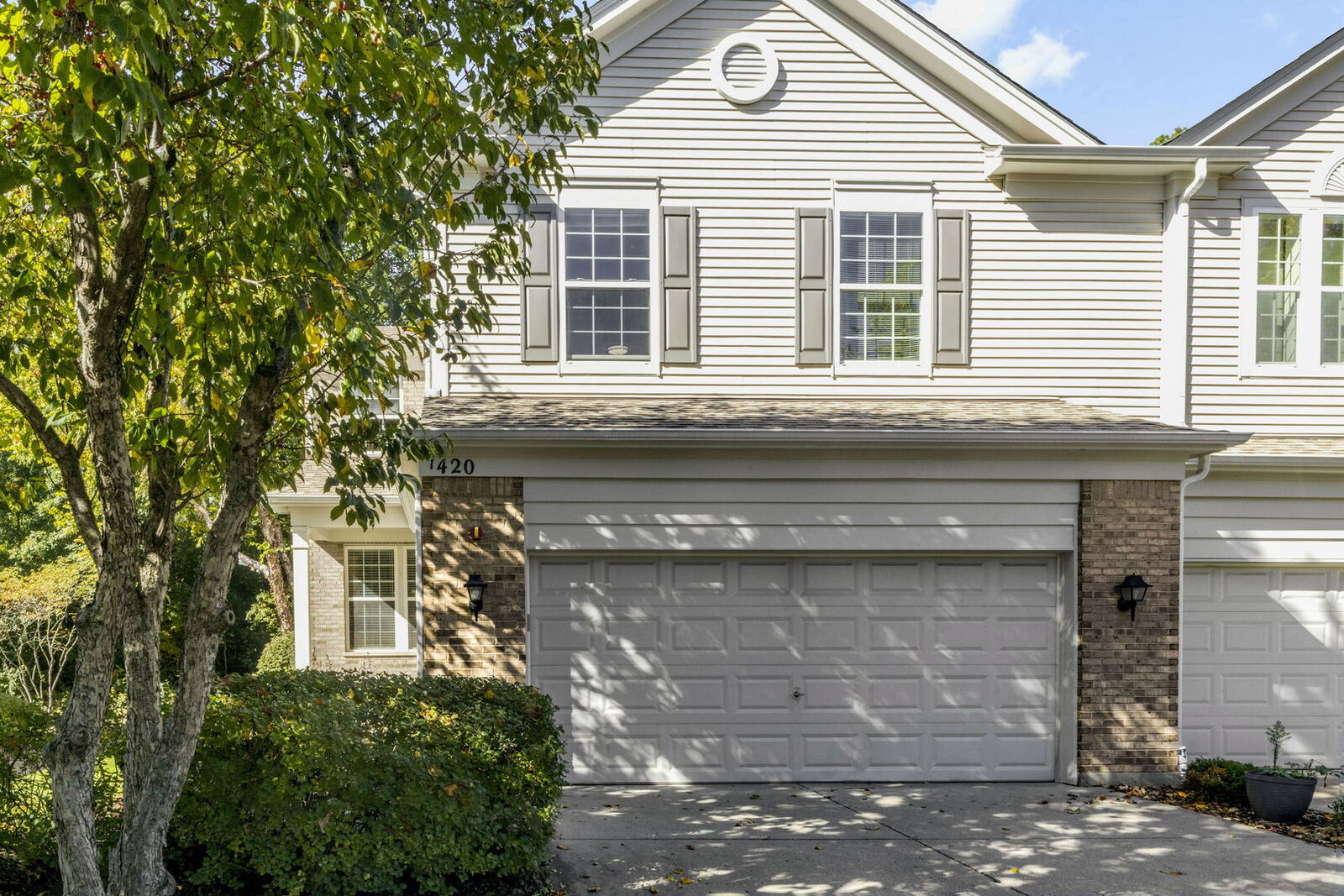 Property Photo:  1420 Yellowstone Drive  IL 60107 