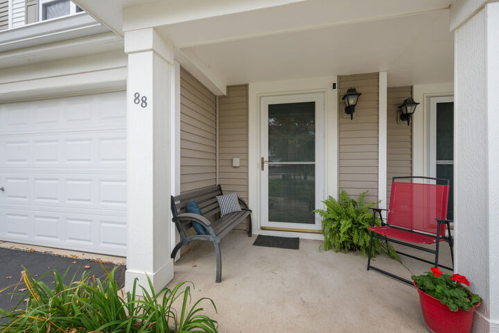 Property Photo:  88 Johnson Court  IL 60542 