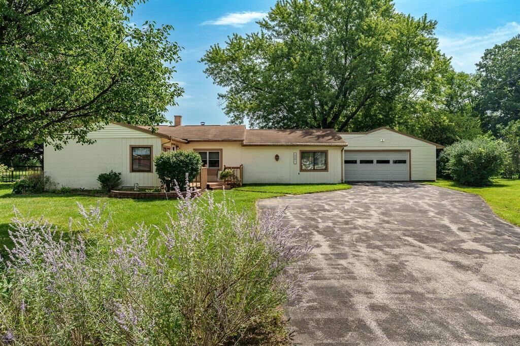Property Photo:  5591 Reimer Drive  IL 61073 