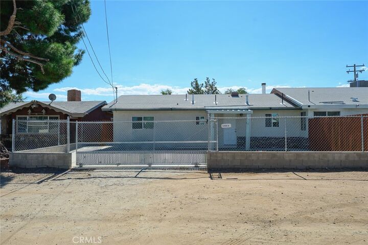 Property Photo:  1204 E Avenue Q4  CA 93550 