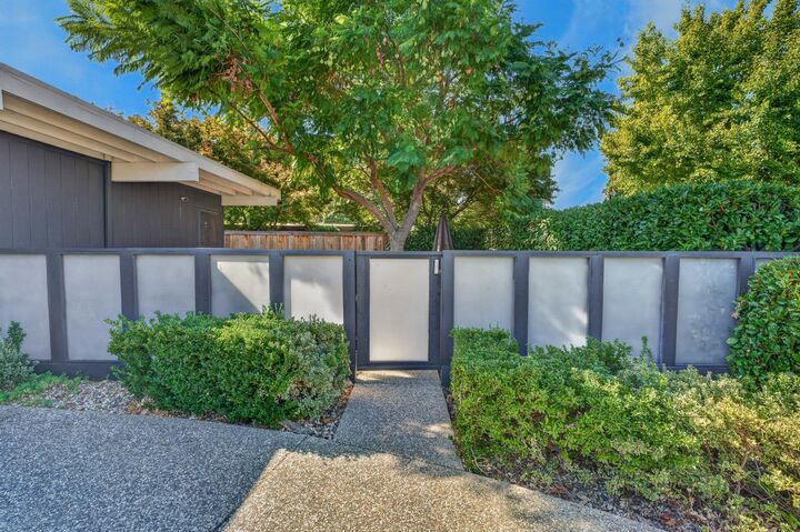Property Photo:  43 Paddle Court  CA 95833 