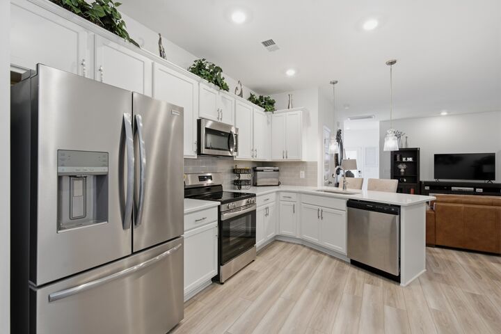 Property Photo:  715 Coburg Street  TN 37066 