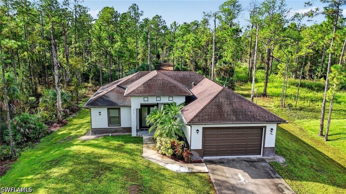 Property Photo: 4004 27th Avenue NE FL 34120
