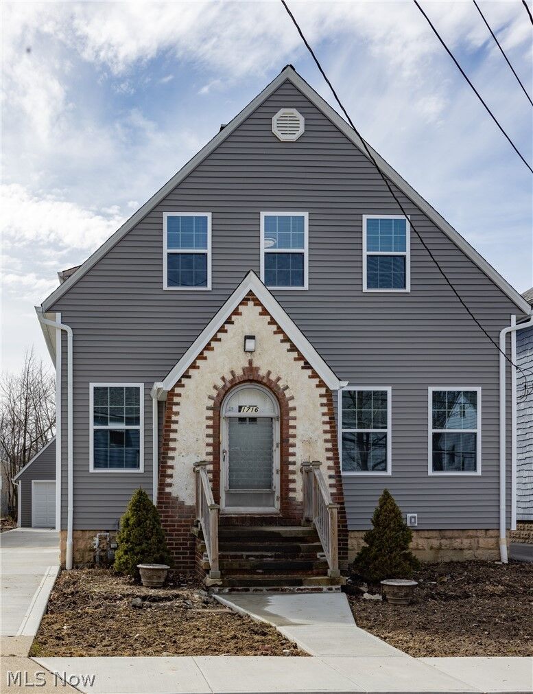 Property Photo:  1716 Robindale Street  OH 44092 
