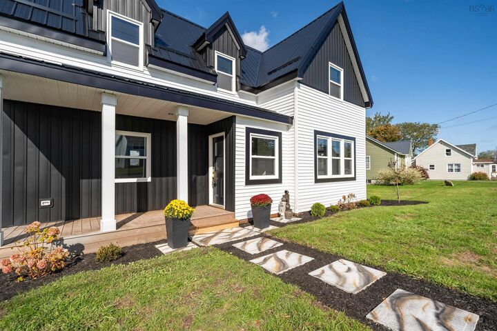 Property Photo:  2130 South Main Street  NS B0K 2A0 