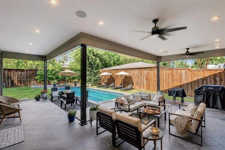 Property Photo: 3867 Van Ness Lane TX 75220