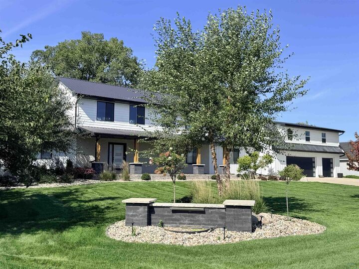 Property Photo: 910 Lakeshore Drive IA 50588