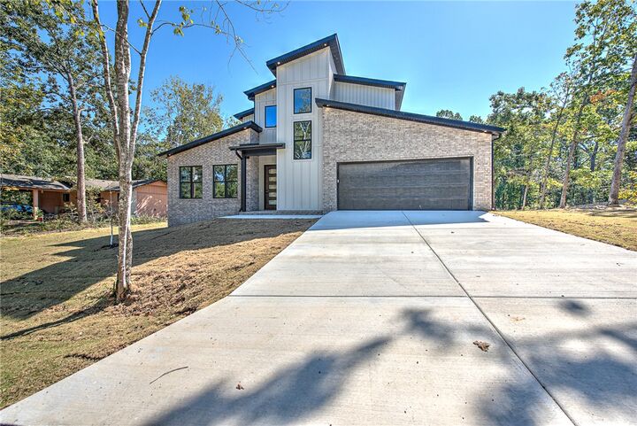 Property Photo:  11 Boxford Circle  AR 72715 