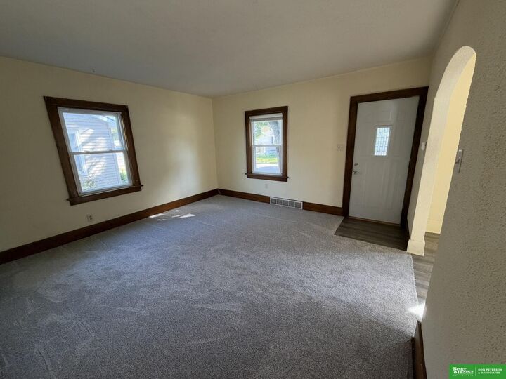 Property Photo:  1536 E 6th Street  NE 68025 
