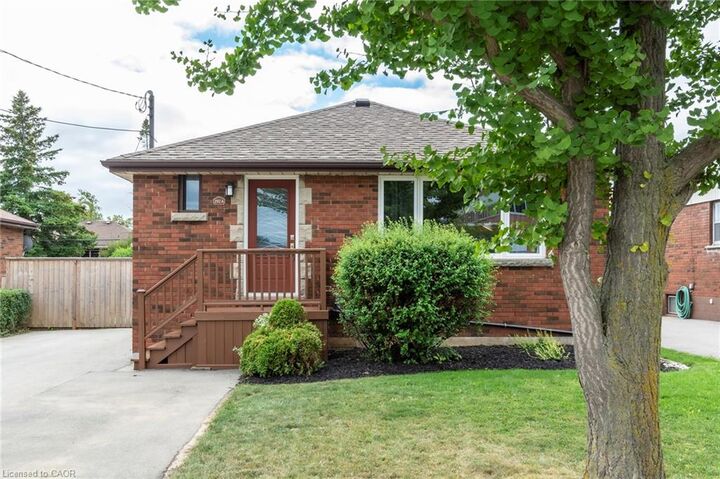 Property Photo:  292 South Bend Road E  ON L9A 2C5 