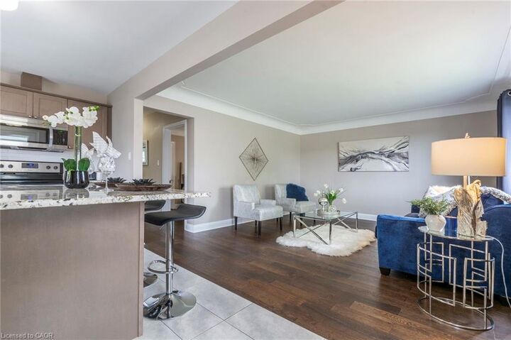 Property Photo:  292 South Bend Road E  ON L9A 2C5 