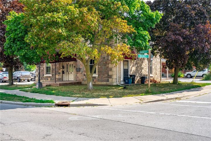 Property Photo:  81 Water Street S 1  ON N1R 3C9 