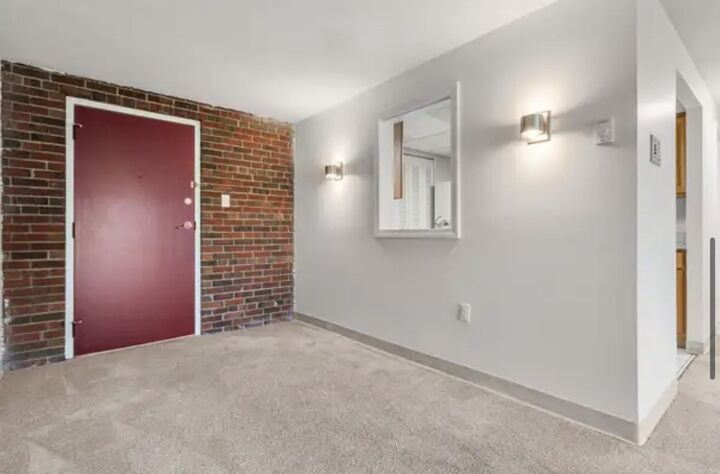 Property Photo: 26 Greentree Ln 31 MA 02190