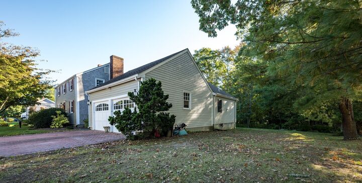 Property Photo:  21 Thatcher St  MA 02748 