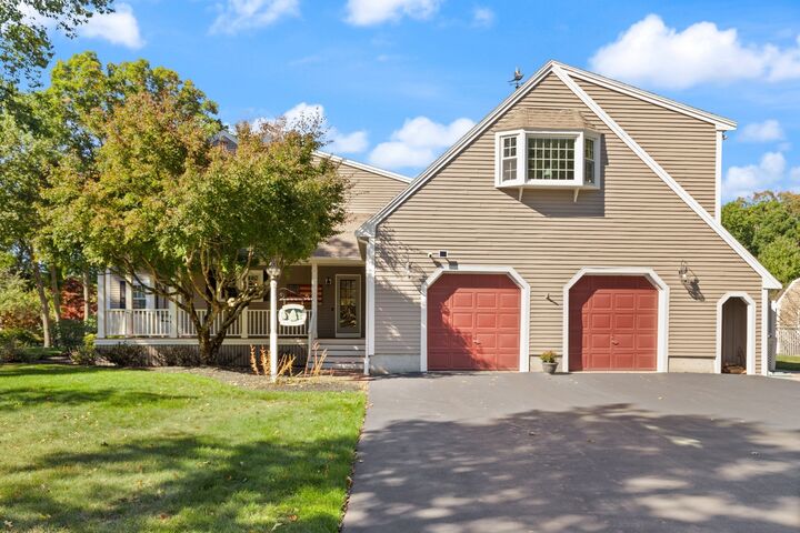 Property Photo:  4 Stratford Ln  MA 02356 