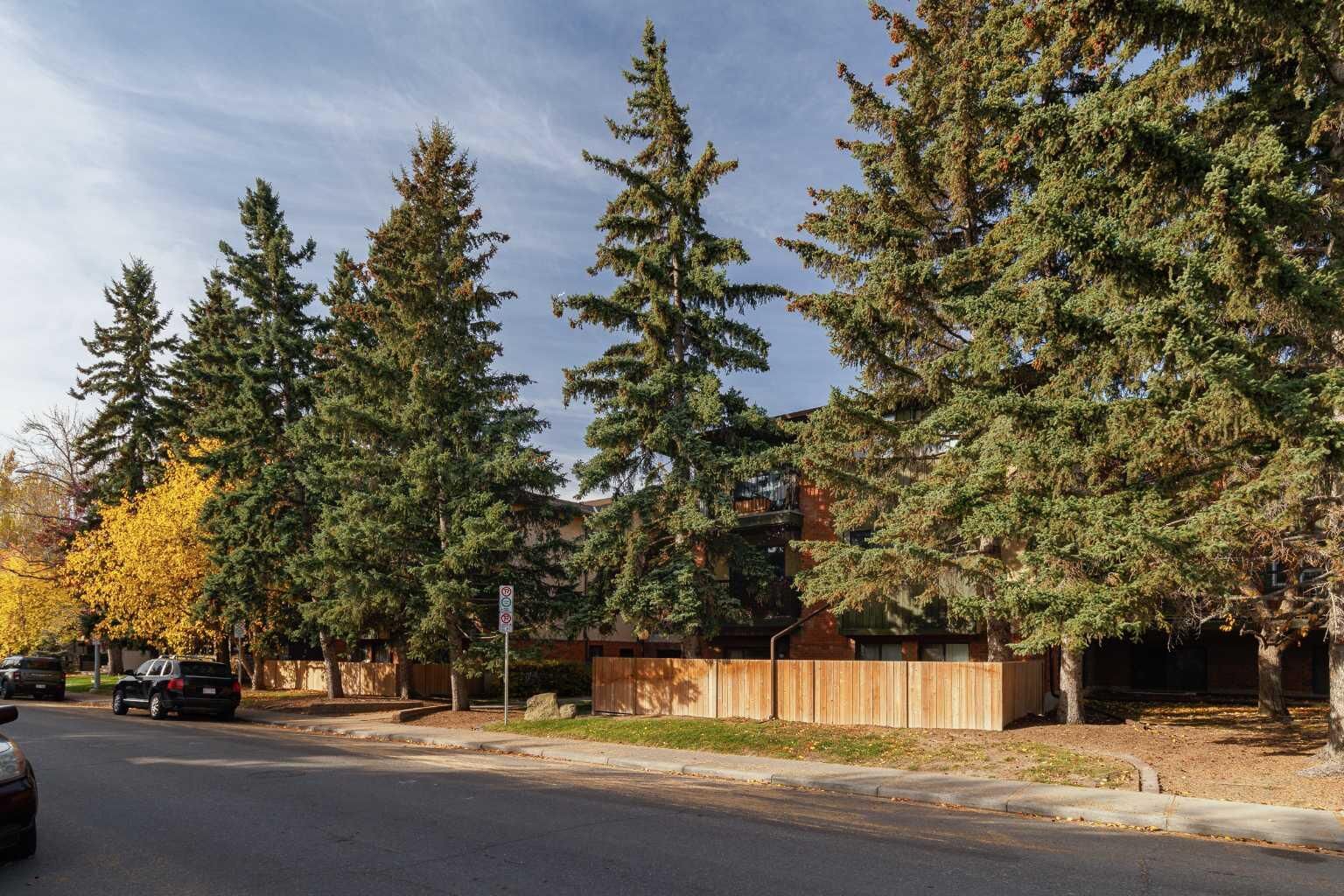 Property Photo:  1919 36 Street SW 211  AB T3E 2Y8 