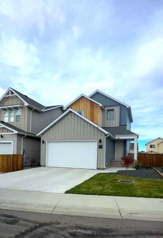 Property Photo: 22 Goldenrod Place W AB T1J 5W9