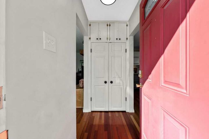 Property Photo:  218A Allan Crescent SE  AB T2J 0T4 