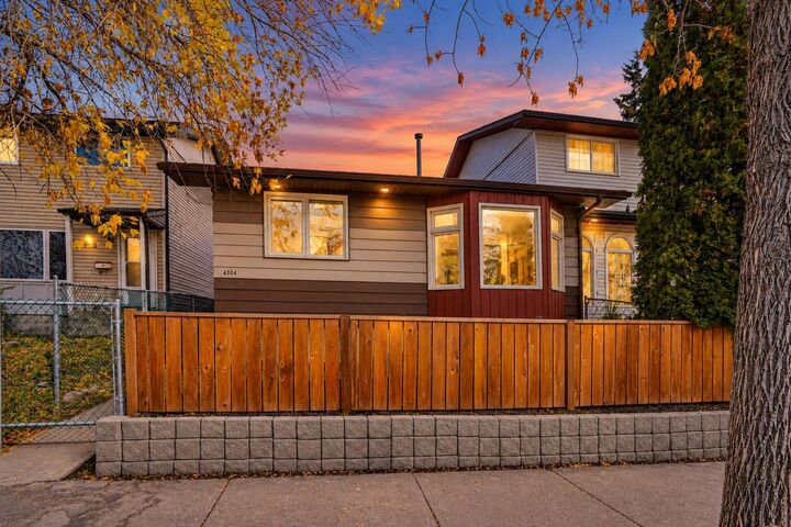 Property Photo:  4304 44 Avenue NE  AB T1Y 3E3 