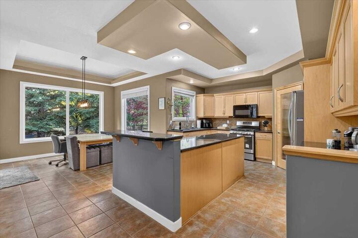 Property Photo:  13 Heritage Lake Boulevard  AB T1S 4H5 