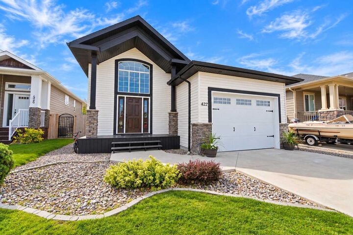 Property Photo:  422 11 Street  AB T0L 1S0 