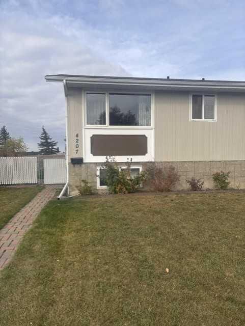 Property Photo:  4207 54 Avenue  AB T4G 1K4 
