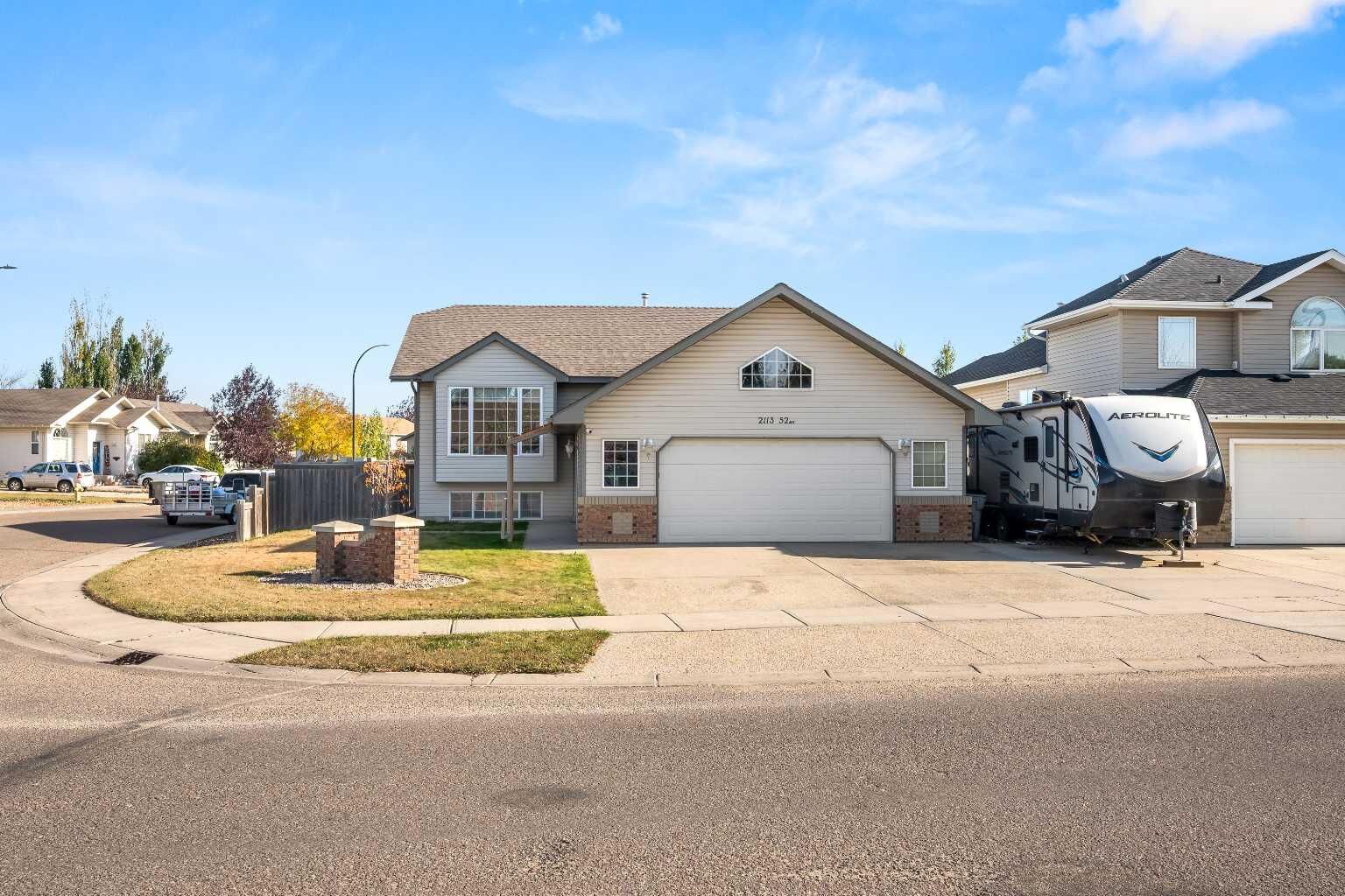 Property Photo:  2113 52 Avenue  AB T9V 3H2 