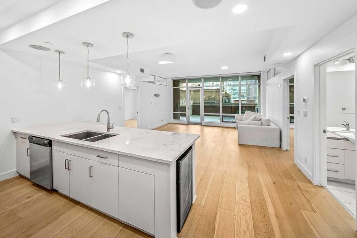 Property Photo:  530 12 Avenue SW 203  AB T2R 0B1 