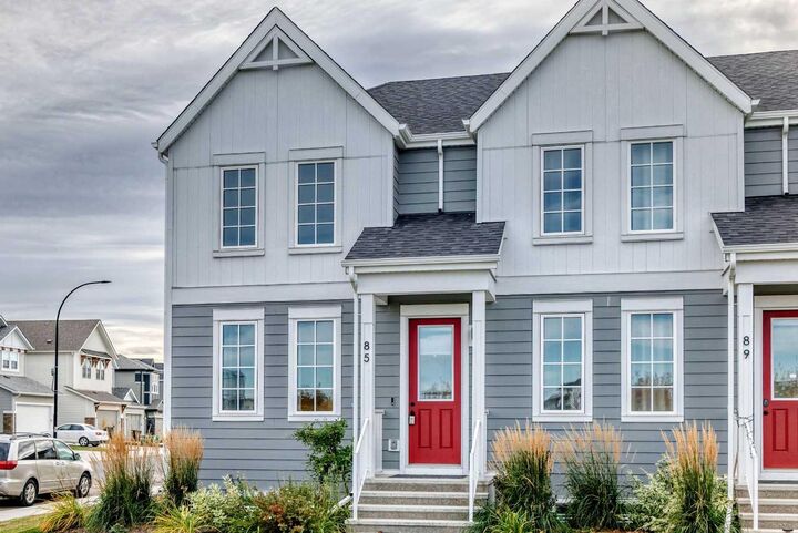 Property Photo:  85 Heirloom Way SE  AB T3S 0H3 